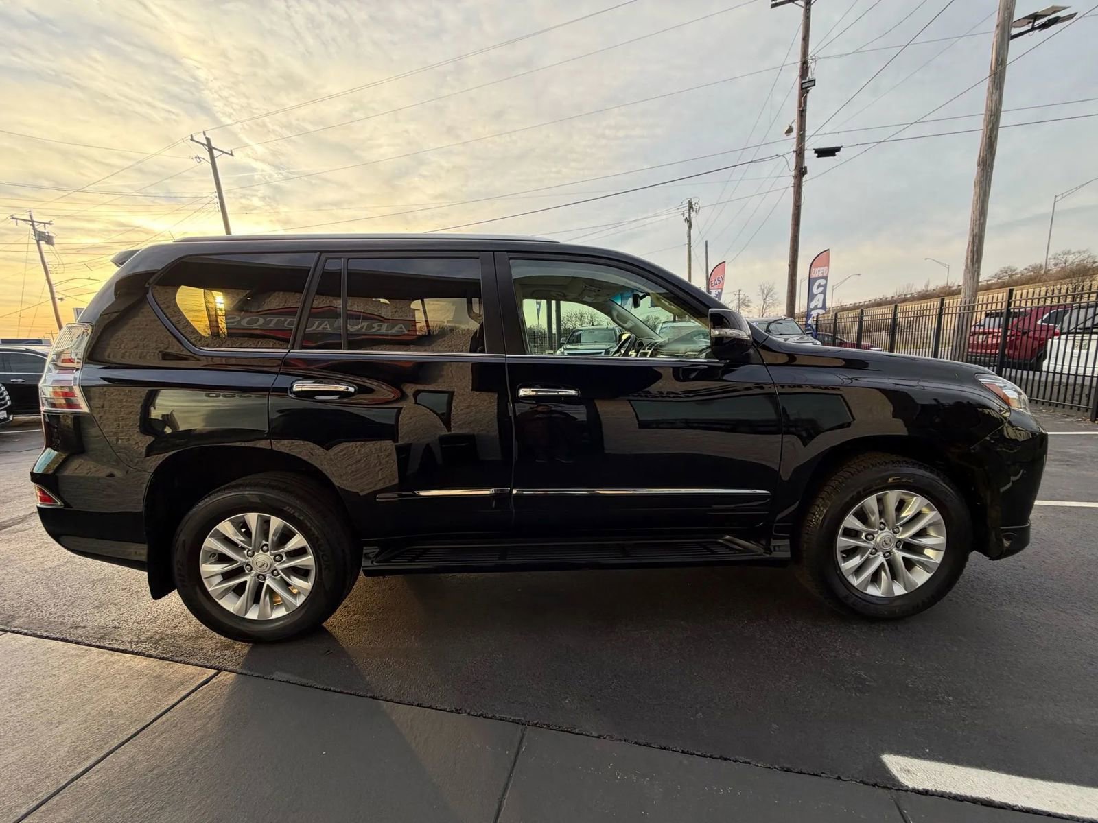 Used 2018 Lexus GX 460 Premium w/ Premium Package image 13