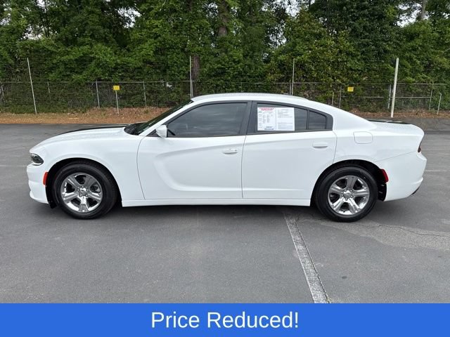 Used 2015 Dodge Charger SE RWD image 2