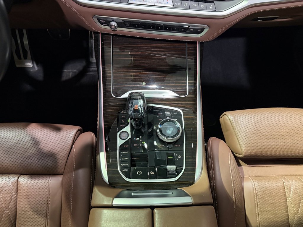 Used 2020 BMW X7 M50i image 15