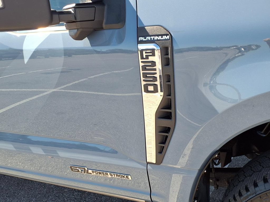 Used 2023 Ford F250 Platinum AWD/4WD image 11