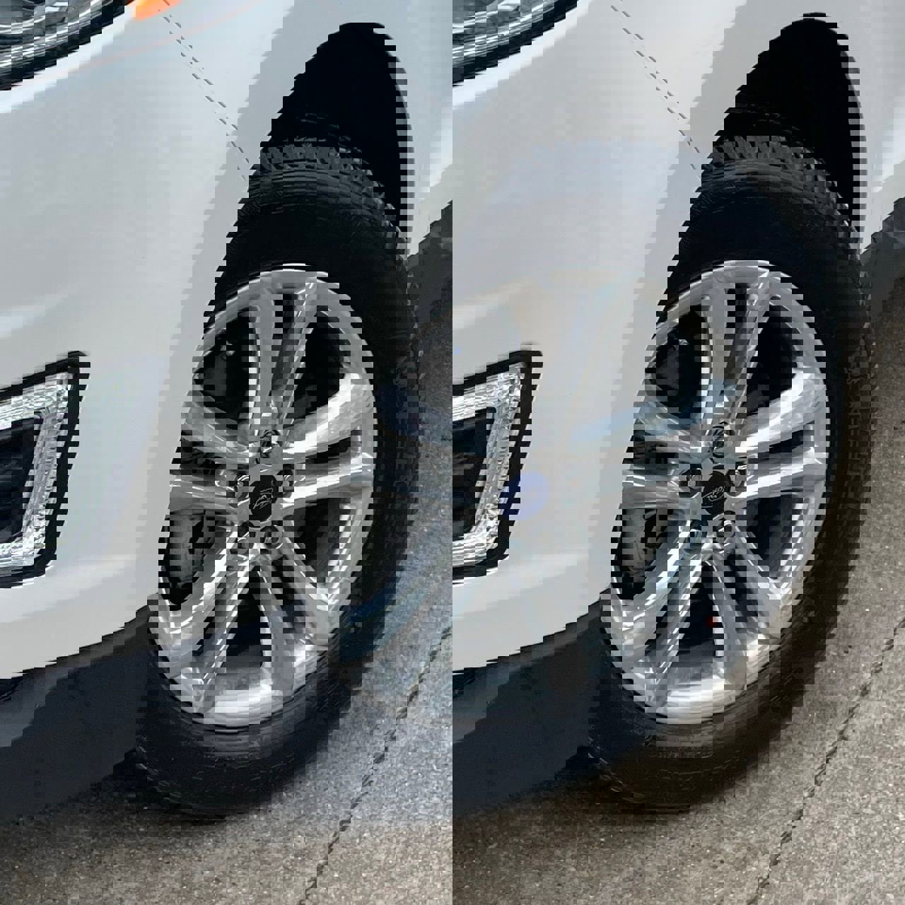 Used 2016 Ford Edge SEL w/ Equipment Group 201A FWD image 10