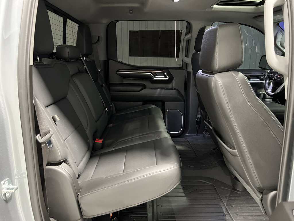 Used 2023 GMC Sierra 1500 SLT image 26