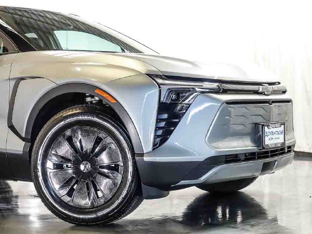 Used 2026 Chevrolet Blazer EV LT AWD/4WD image 3