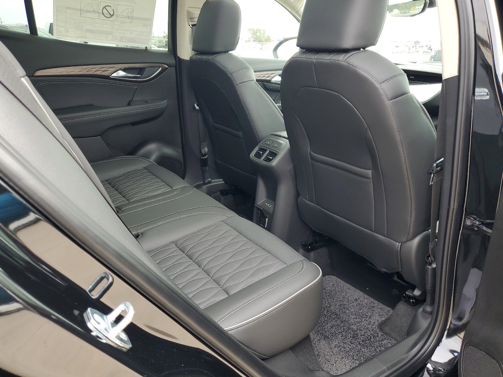 Used 2023 Buick Envision Avenir image 11