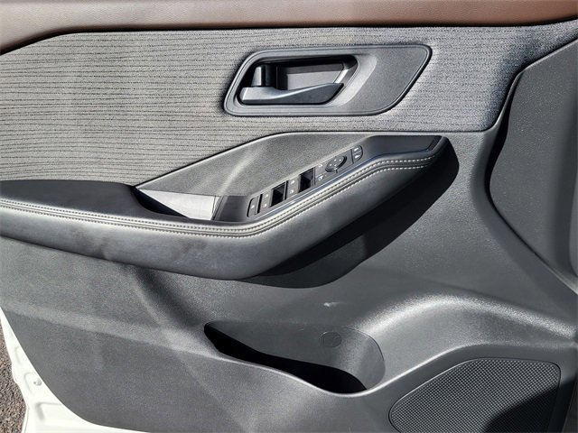 Used 2021 Nissan Rogue S image 3