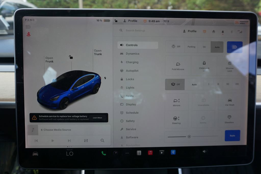 Used 2019 Tesla Model 3 Standard Range RWD image 10