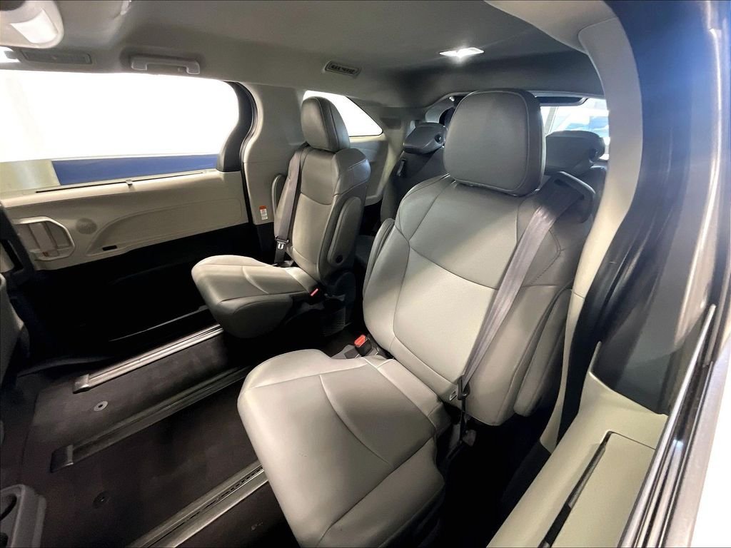 Used 2021 Toyota Sienna XLE w/ XLE Plus Package AWD/4WD image 15