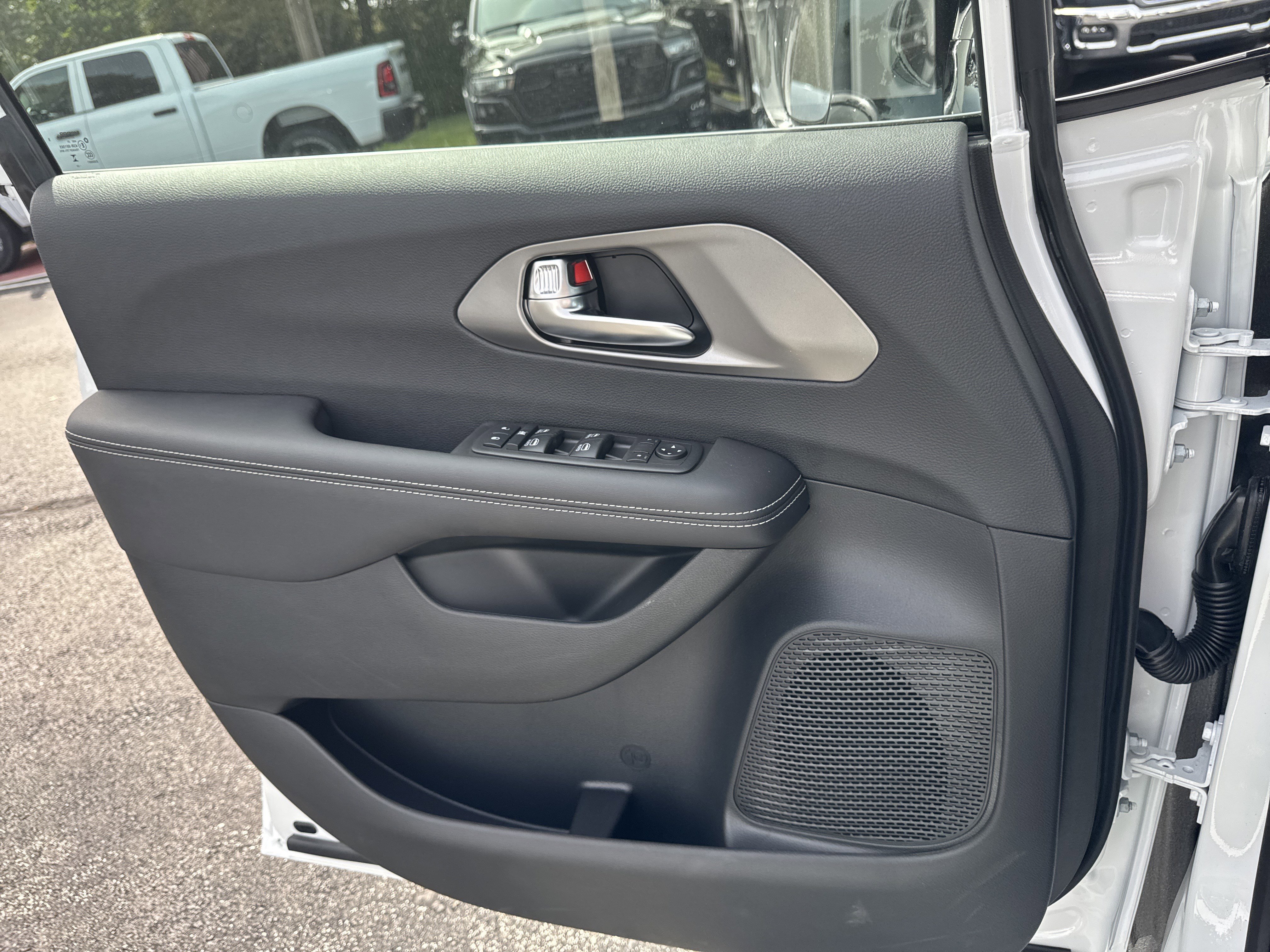 New 2026 Chrysler Voyager LX image 34