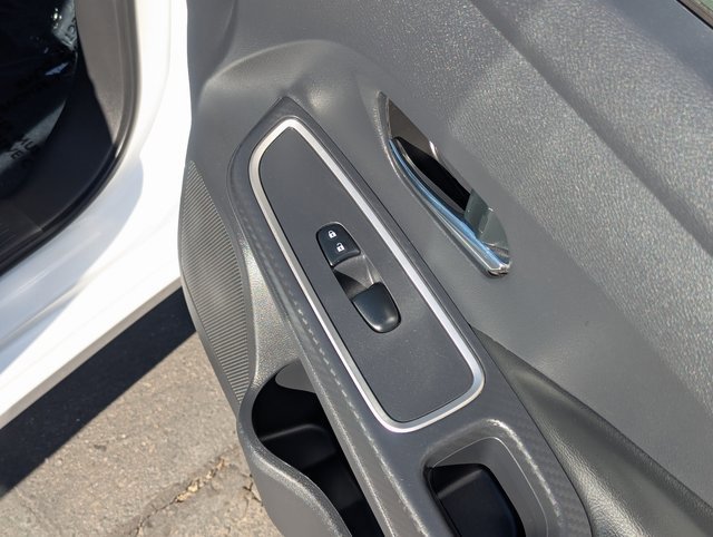 Used 2025 Nissan Versa SR image 32