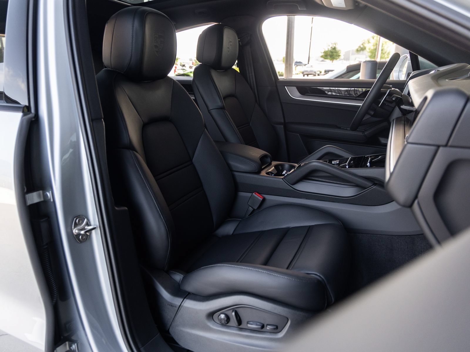 New 2026 Porsche Cayenne Coupe AWD/4WD image 46