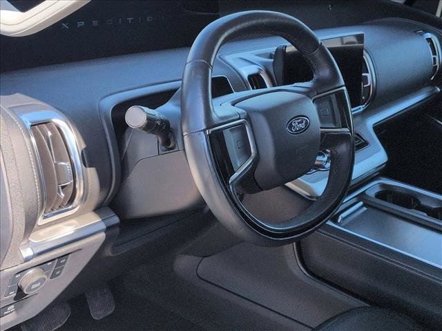 Certified 2025 Ford Expedition Platinum image 10