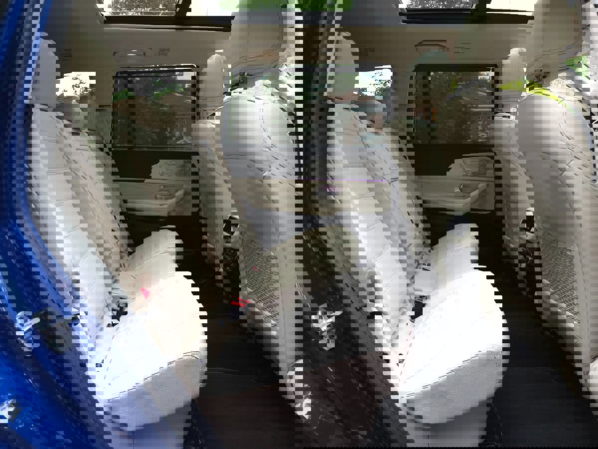 Used 2022 Mercedes-Benz GLS 450 4MATIC image 25