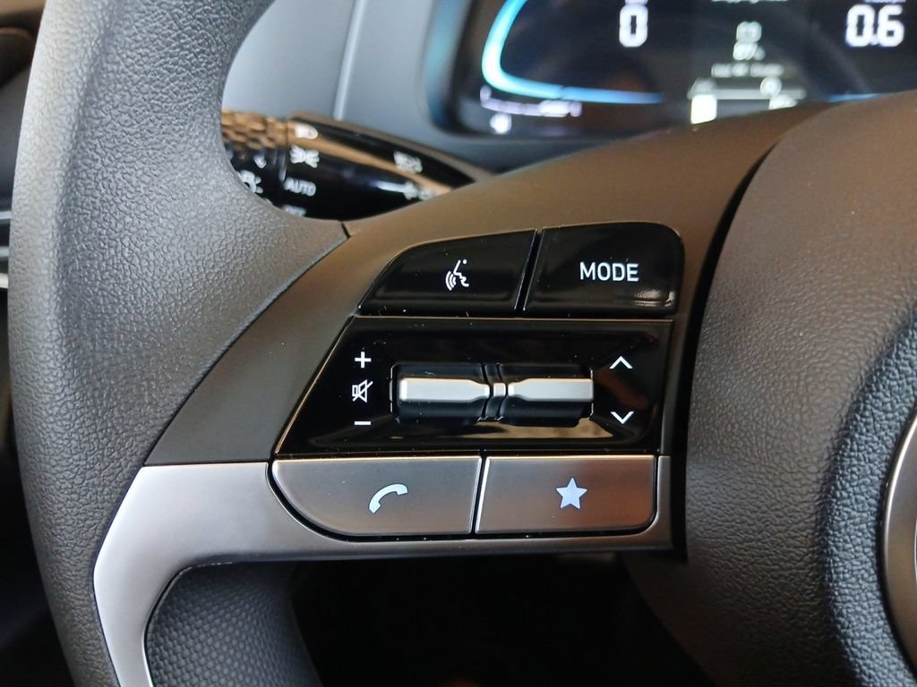 New 2026 Hyundai Elantra SE FWD image 16
