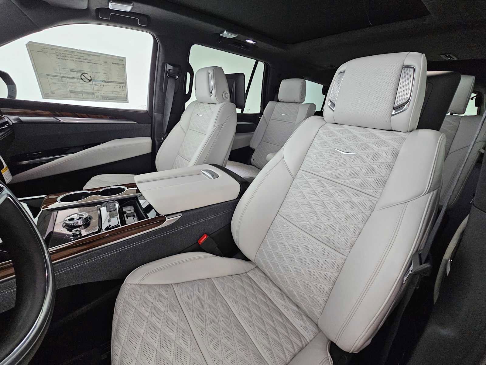 New 2026 Cadillac Escalade Platinum Luxury w/ LPO, Radiant Package AWD/4WD image 24