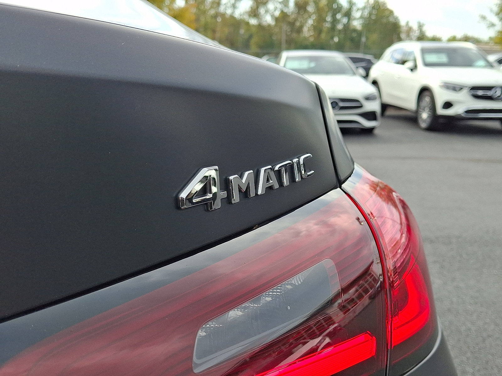 Used 2024 Mercedes-Benz GLC 300 4MATIC image 30