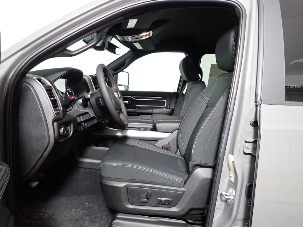 New 2026 RAM 2500 Big Horn AWD/4WD image 19