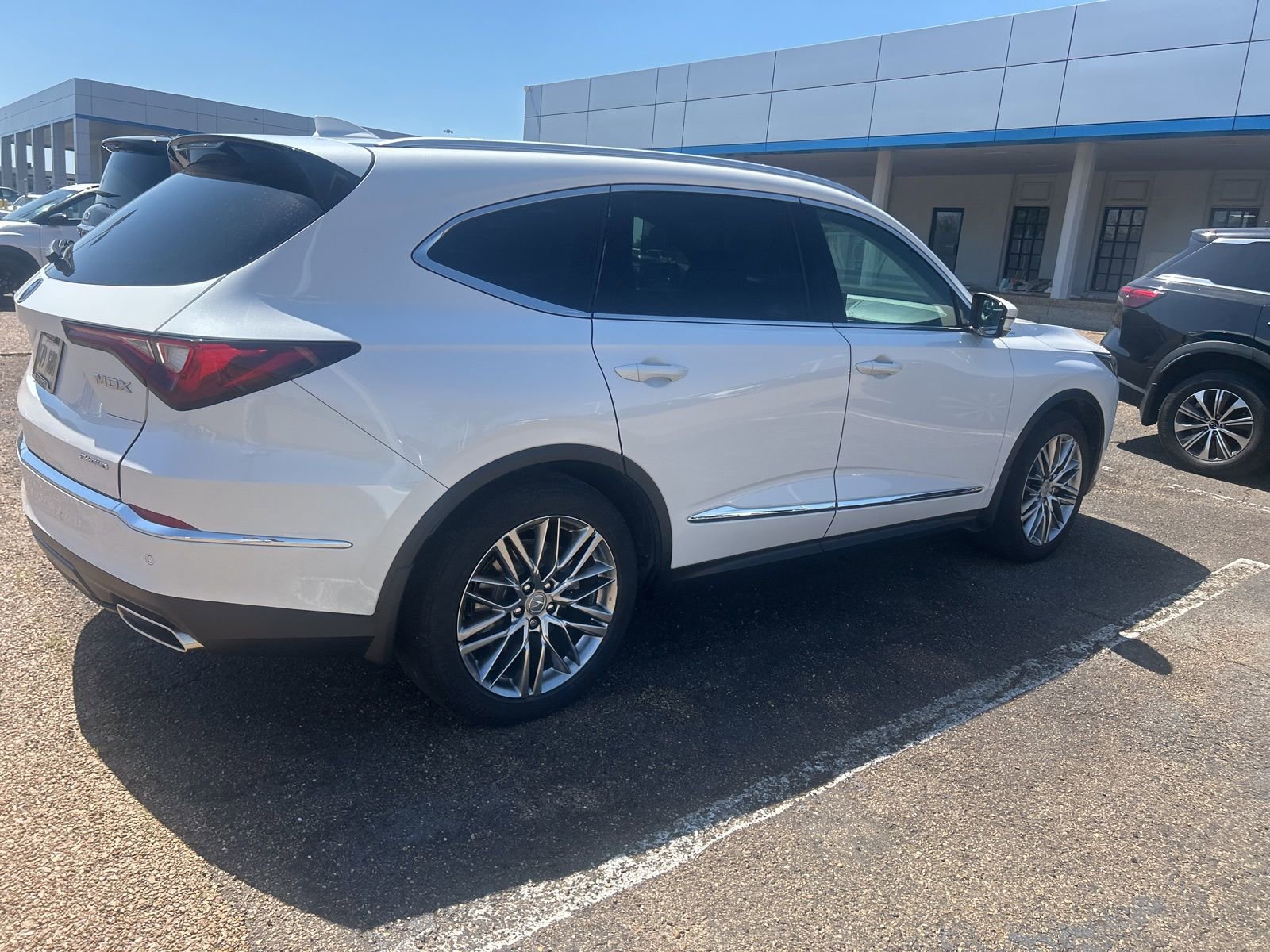 Used 2023 Acura MDX SH-AWD w/ Advance Package image 13