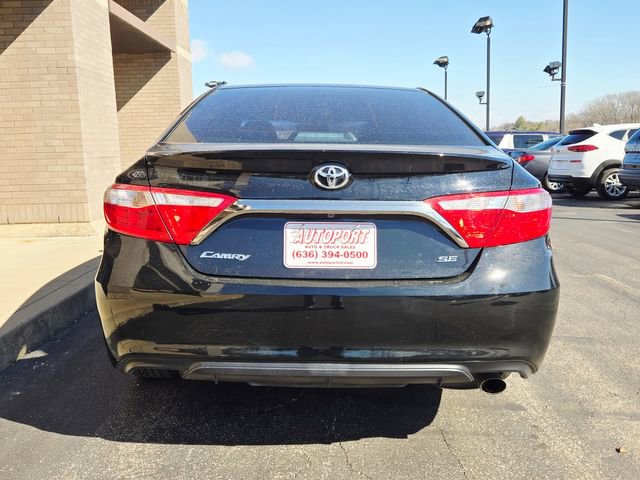 Used 2015 Toyota Camry SE image 7