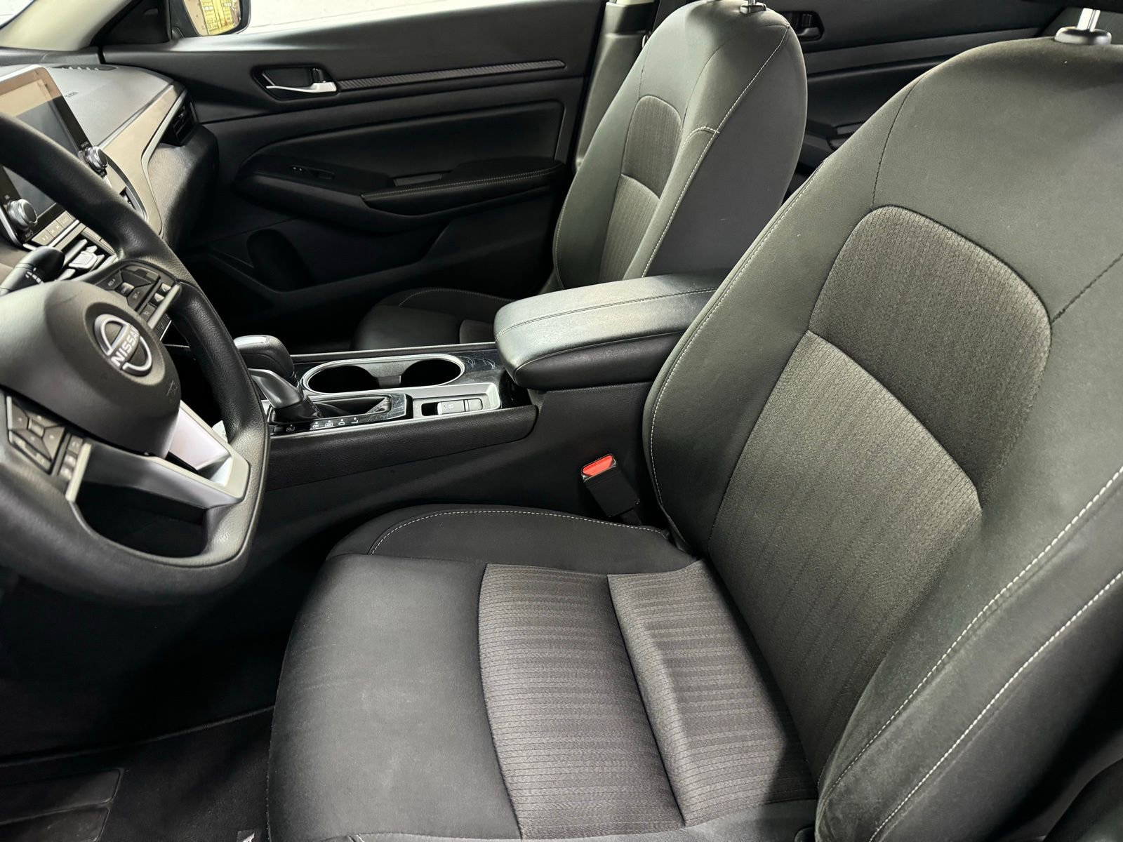 Used 2024 Nissan Altima 2.5 SV image 12