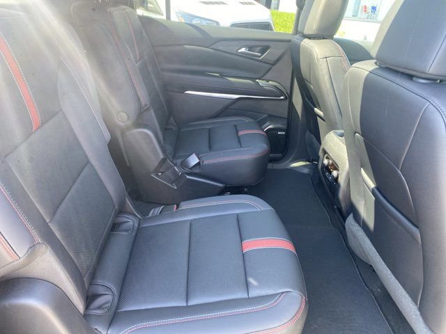 Used 2026 Chevrolet Traverse RS AWD/4WD image 6