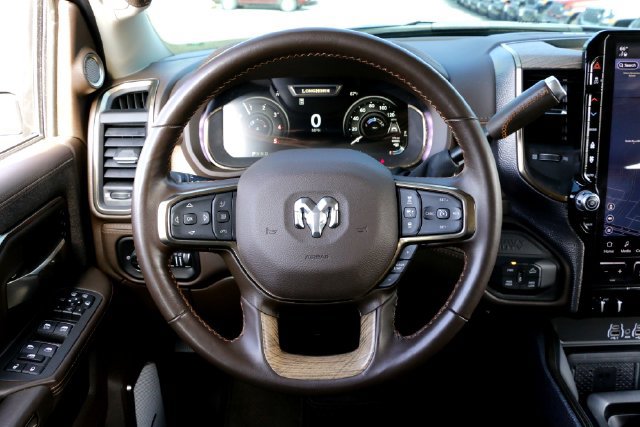 Used 2025 RAM 2500 Limited AWD/4WD image 30