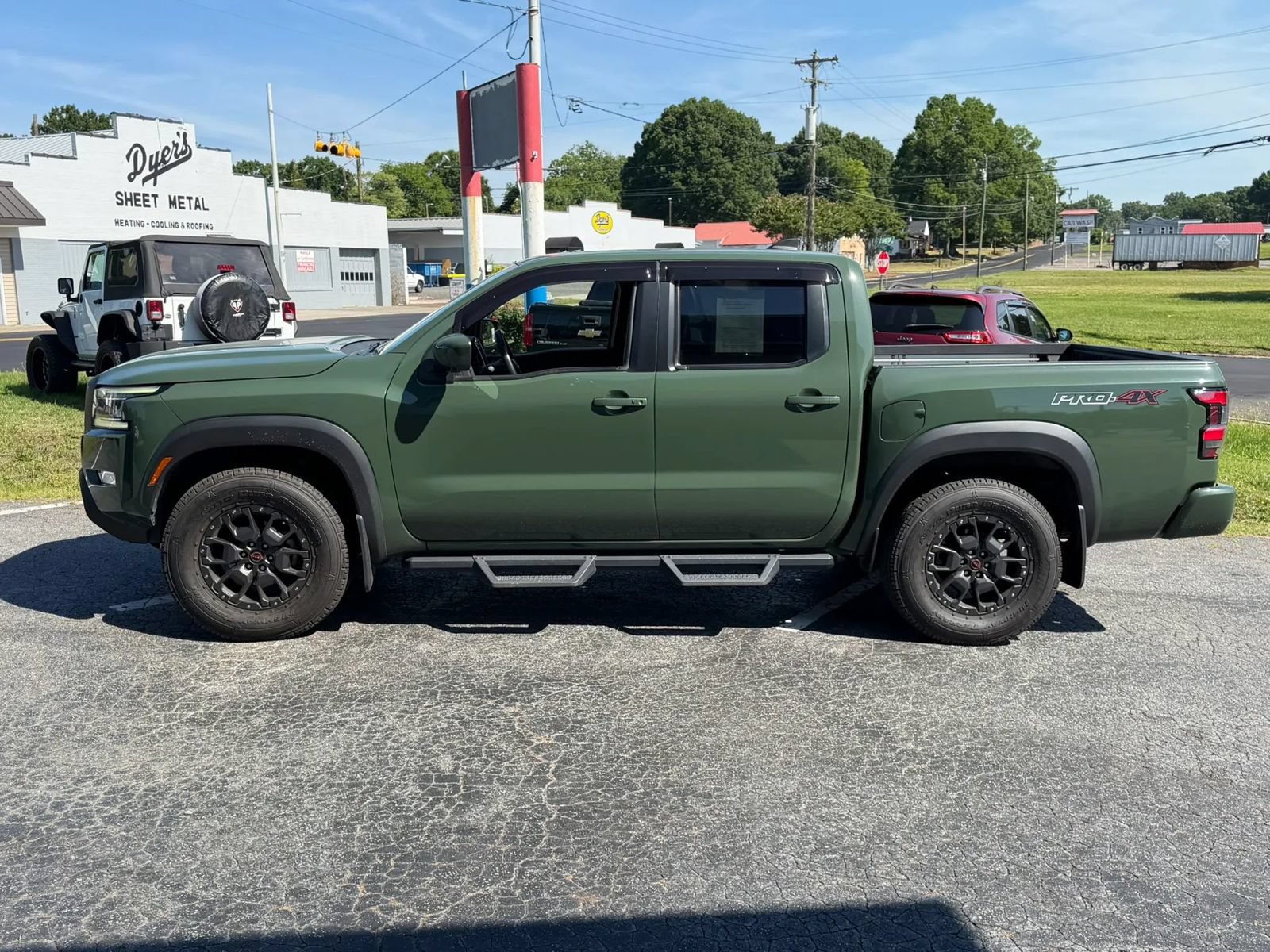 Used 2022 Nissan Frontier PRO-4X w/ Pro-4X Premium Package AWD/4WD image 8