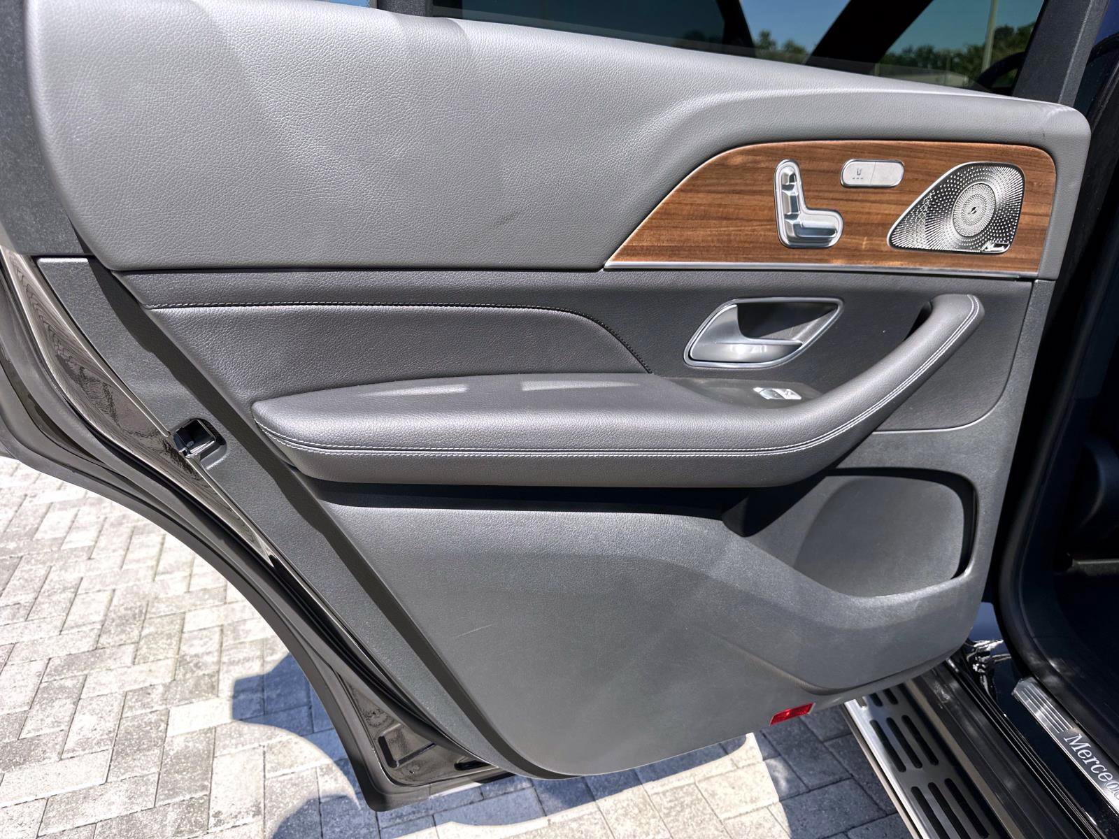 Certified 2025 Mercedes-Benz GLS 450 4MATIC image 12