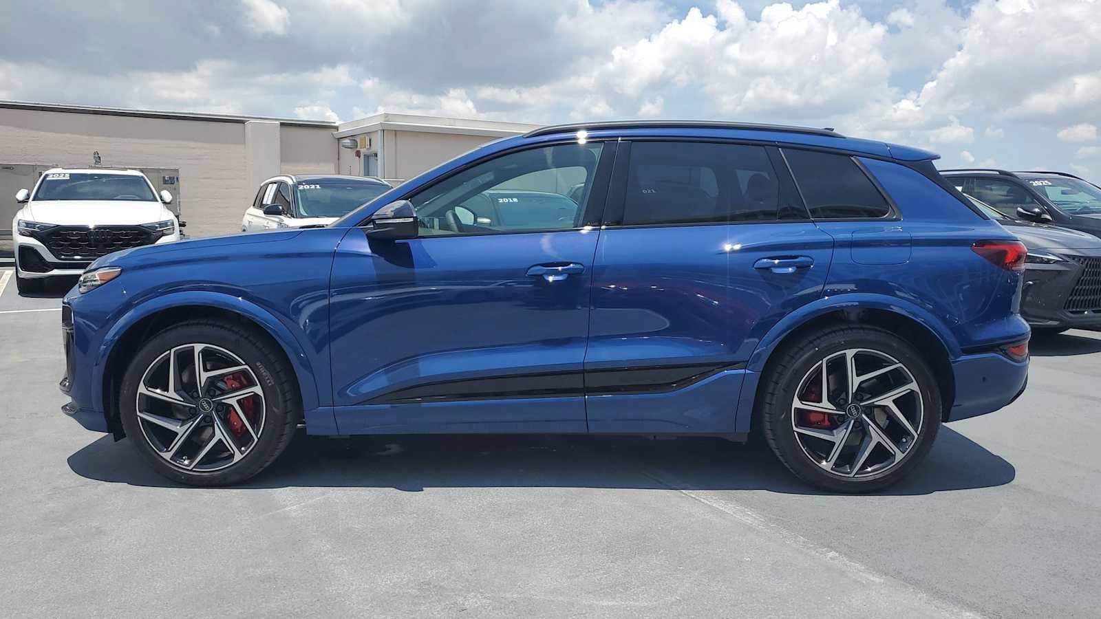 New 2027 Audi SQ6 e-tron Premium Plus AWD/4WD image 3