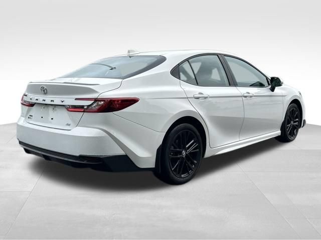 Used 2025 Toyota Camry SE AWD/4WD image 5