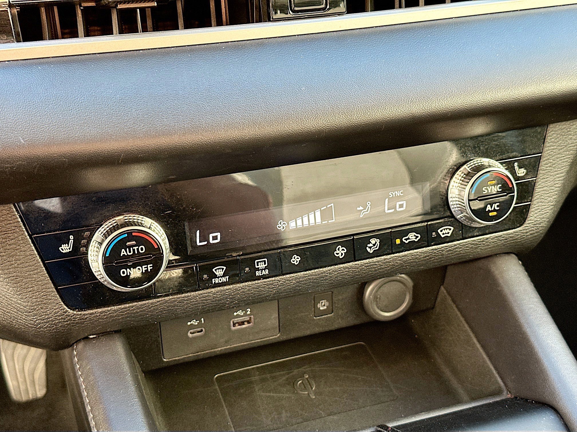 Used 2024 Mitsubishi Outlander SE Black Edition image 23