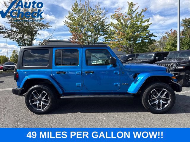 Used 2024 Jeep Wrangler Unlimited w/ Convenience Group AWD/4WD image 15