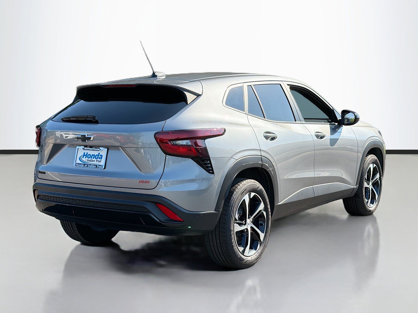 Used 2025 Chevrolet Trax RS w/ Driver Confidence Package FWD image 5