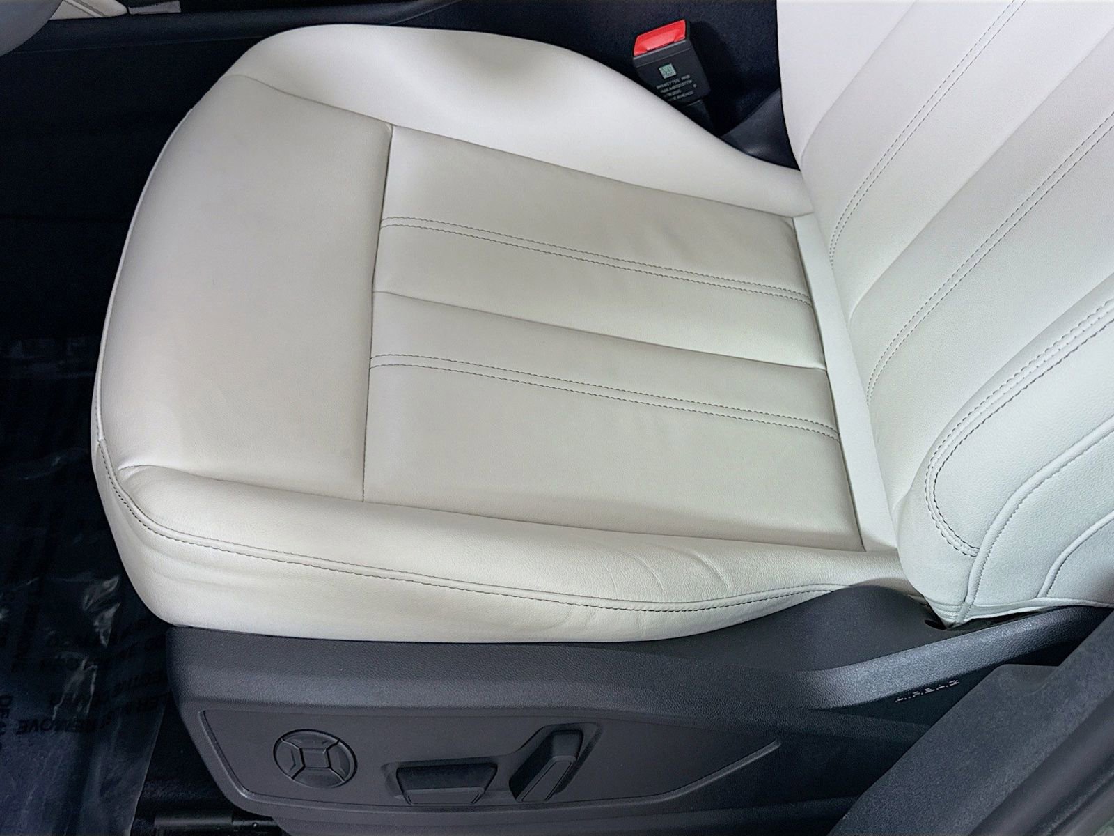 Used 2025 Audi Q5 Premium AWD/4WD image 12