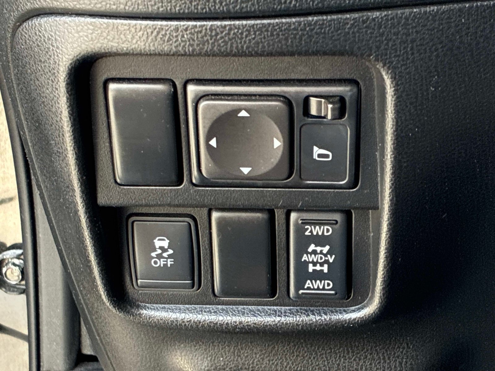 Used 2012 Nissan Juke SL AWD/4WD image 24
