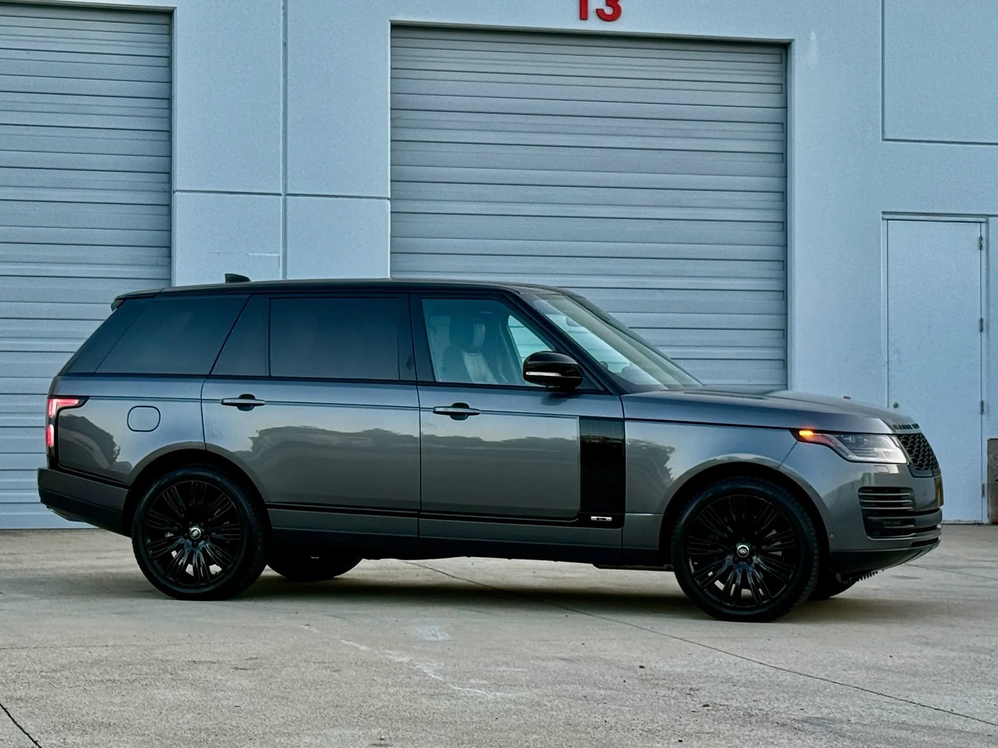 Used 2019 Land Rover Range Rover Long Wheelbase Supercharged AWD/4WD image 5
