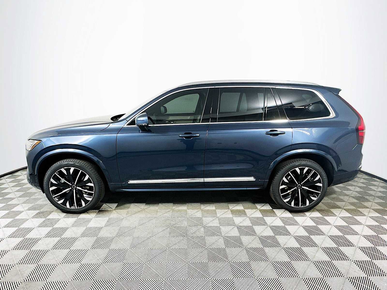 New 2026 Volvo XC90 B5 Plus image 4