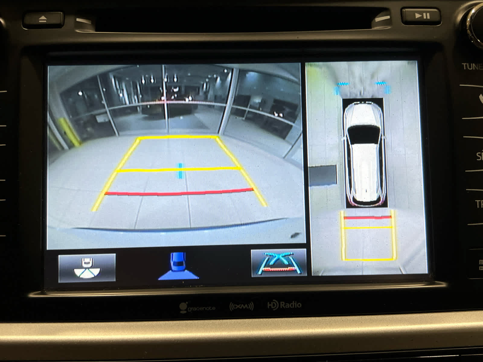 Used 2019 Toyota Highlander Limited Platinum w/ Carpet Mat Package (TMS) AWD/4WD image 31