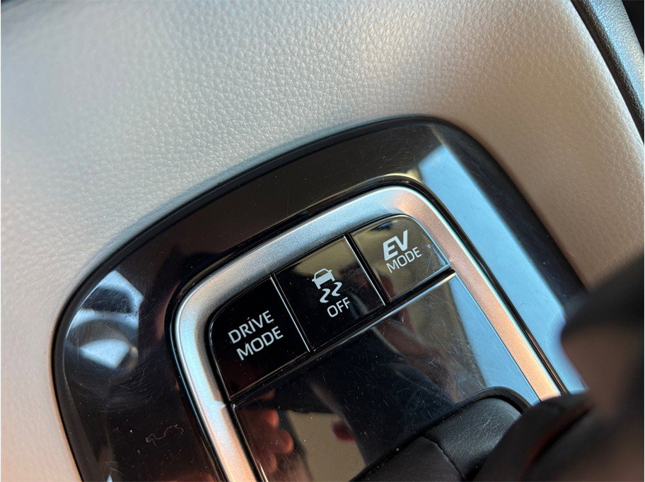Used 2020 Toyota Corolla LE FWD image 28