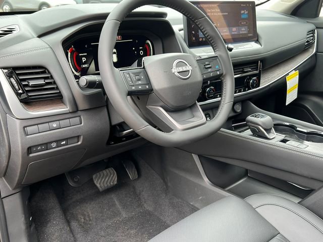 New 2026 Nissan Rogue Platinum image 14