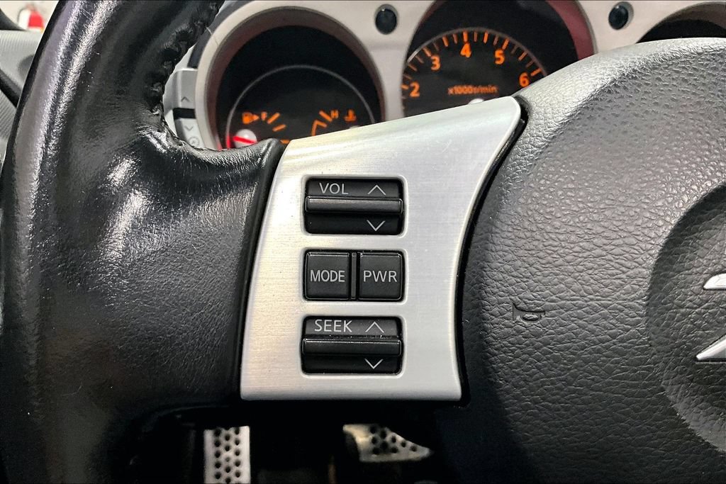 Used 2006 Nissan 350Z Touring RWD image 10