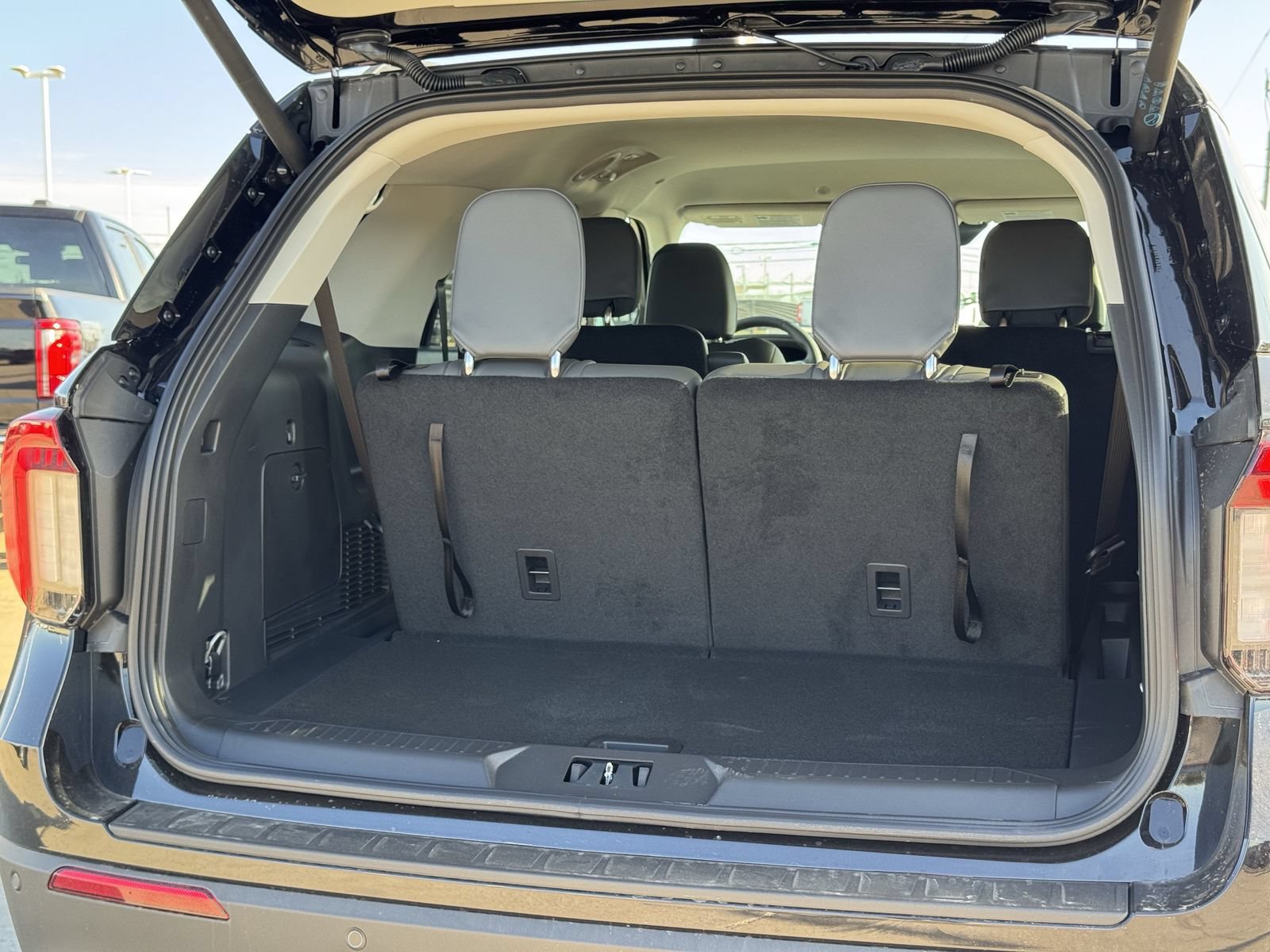 New 2026 Ford Explorer Active w/ Active Comfort Package RWD image 27