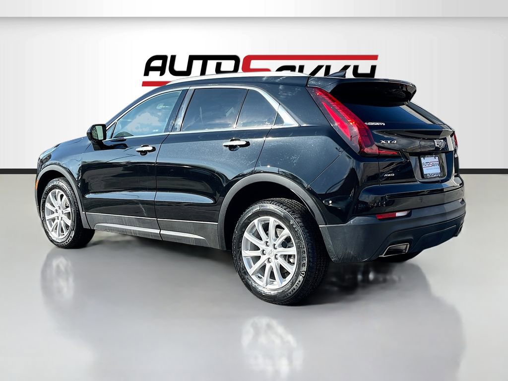 Used 2023 Cadillac XT4 Luxury w/ Cold Weather Package AWD/4WD image 5