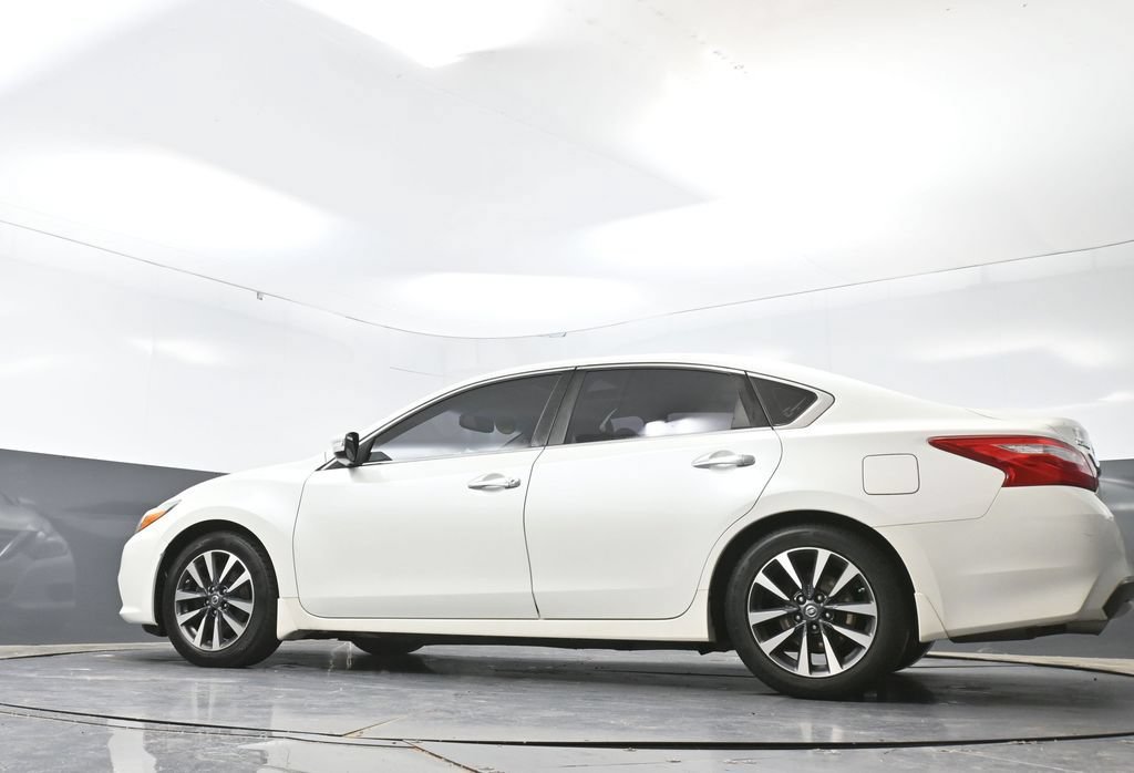 Used 2016 Nissan Altima 2.5 SL w/ 2.5 Technology Package FWD image 54