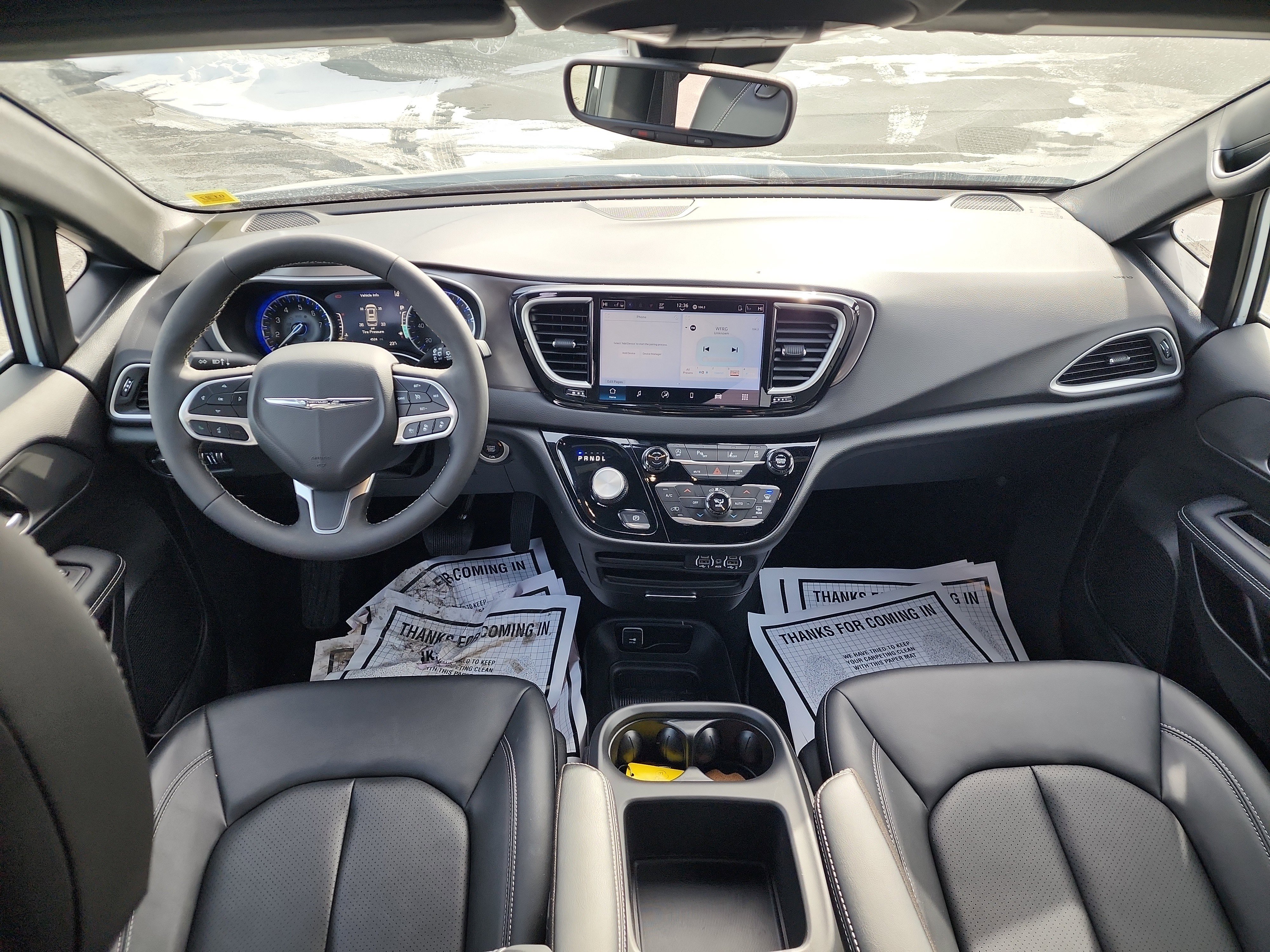 Used 2025 Chrysler Voyager LX image 24