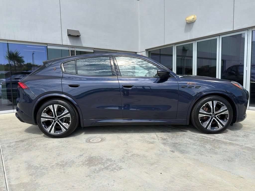 Certified 2025 Maserati Grecale Folgore AWD/4WD image 8