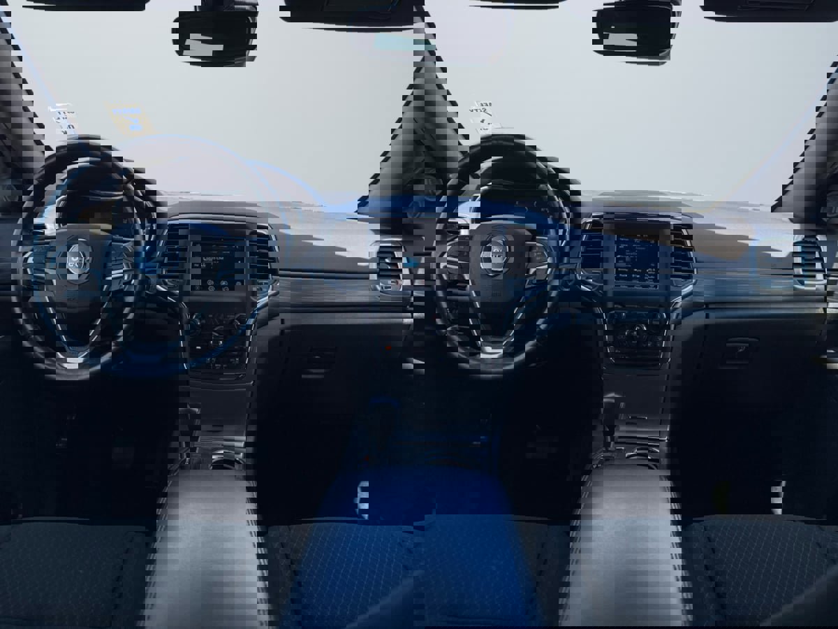 Used 2021 Jeep Grand Cherokee Laredo image 10