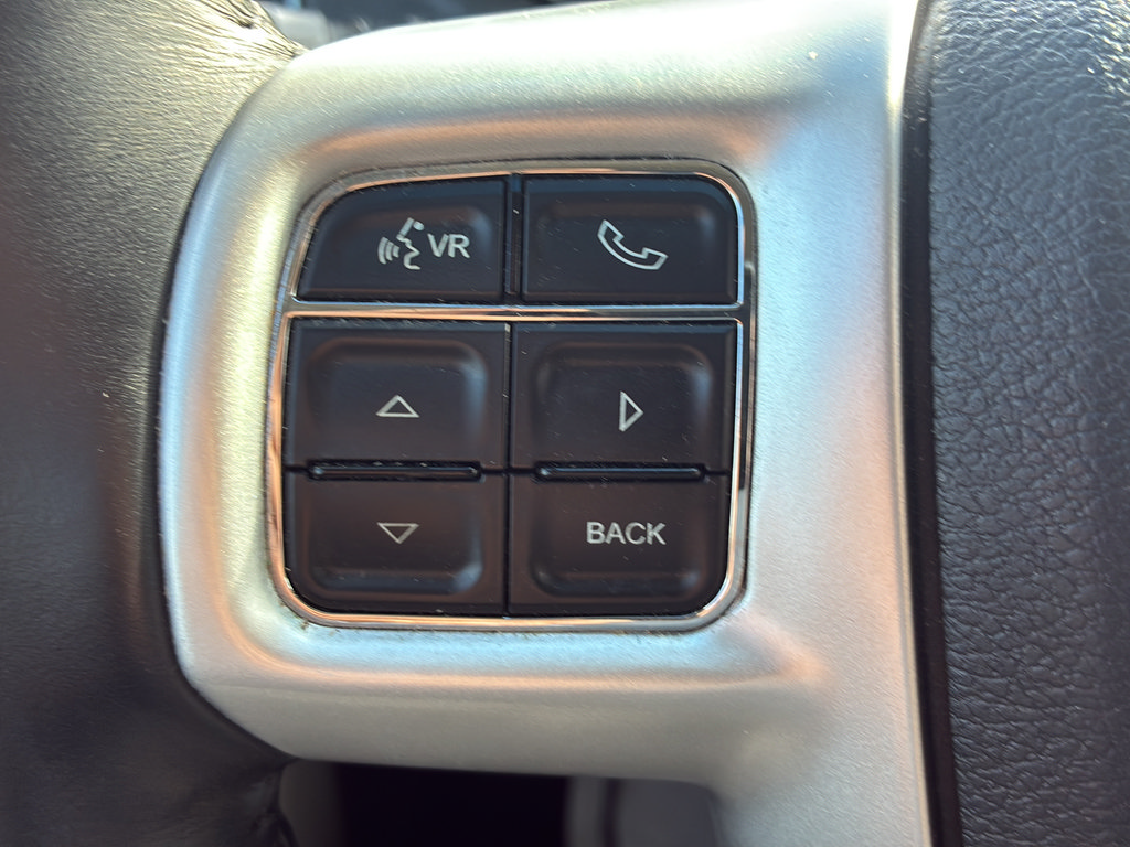 Used 2016 Chrysler Town & Country Touring w/ Trailer Tow Group FWD image 36