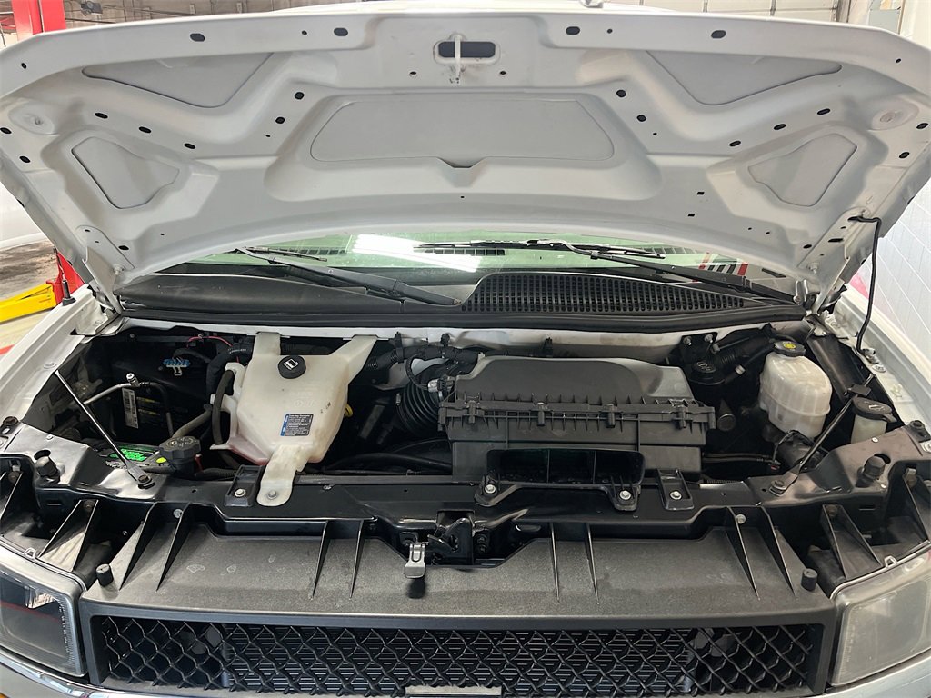 Used 2024 Chevrolet Express 2500 w/ Driver Convenience Package image 26