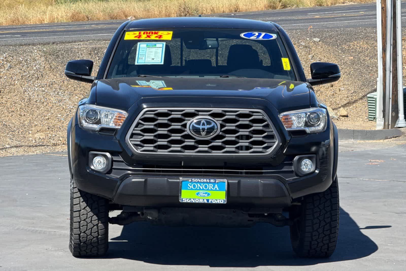 Used 2021 Toyota Tacoma TRD Off-Road w/ Technology Package AWD/4WD image 9