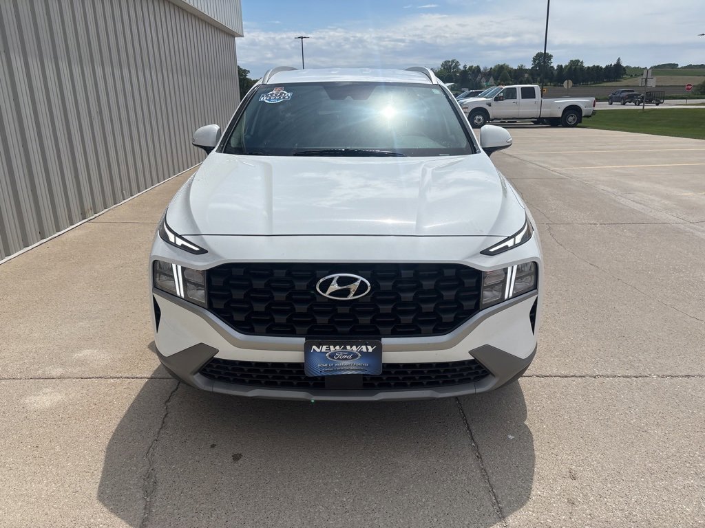 Used 2023 Hyundai Santa Fe SEL image 2